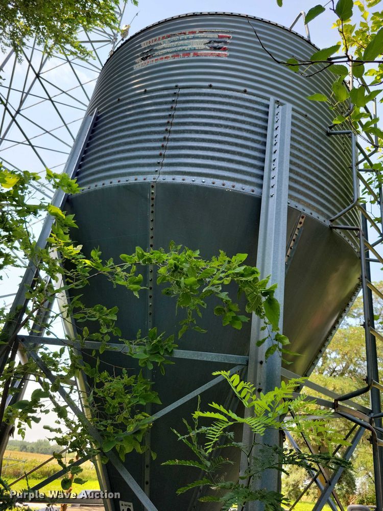 image for item DX7240 Grain silo