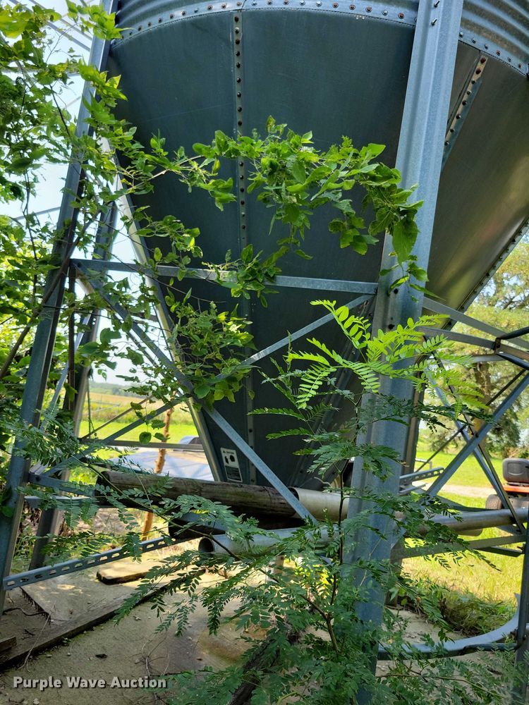 image for item DX7240 Grain silo