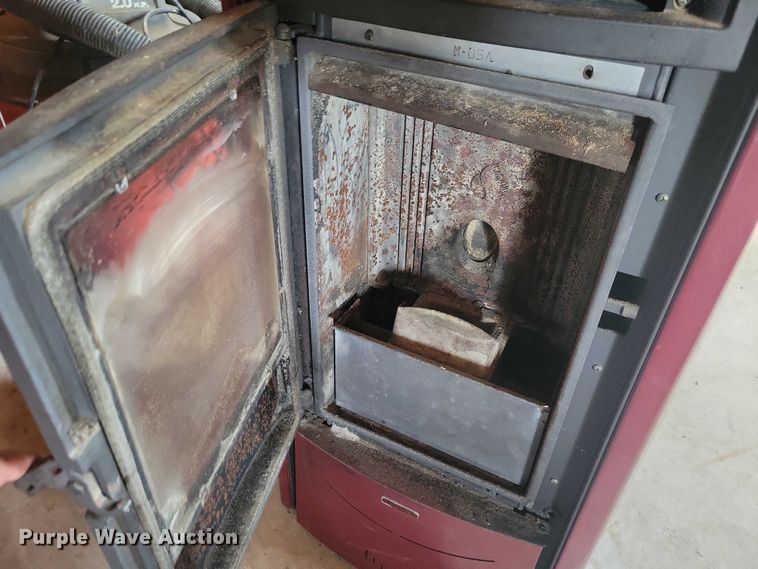 image for item DX7246 Piazzetta wood pellet furnace/stove