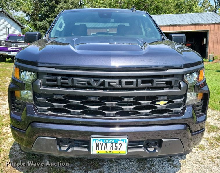 image for item DX7249 2023 Chevrolet 1500 Silverado Custom Crew Cab pickup truck