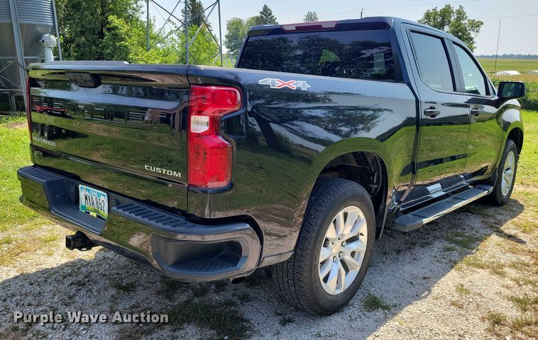 image for item DX7249 2023 Chevrolet 1500 Silverado Custom Crew Cab pickup truck