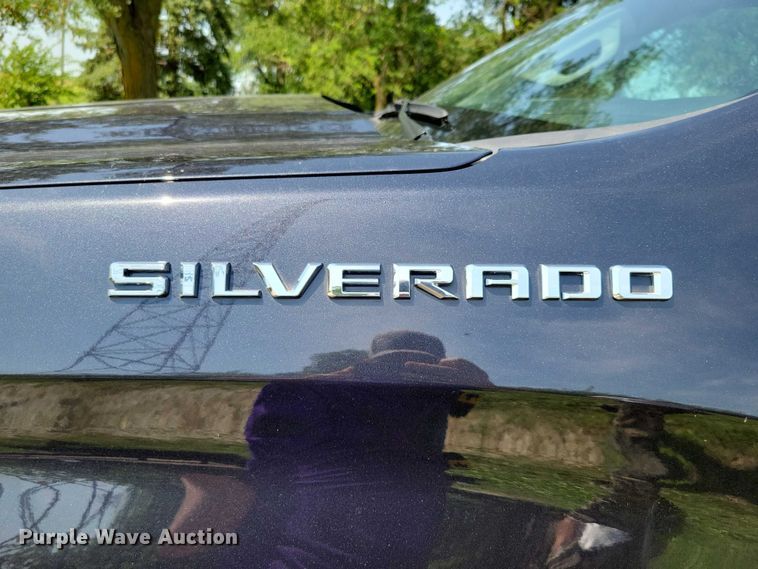 image for item DX7249 2023 Chevrolet 1500 Silverado Custom Crew Cab pickup truck