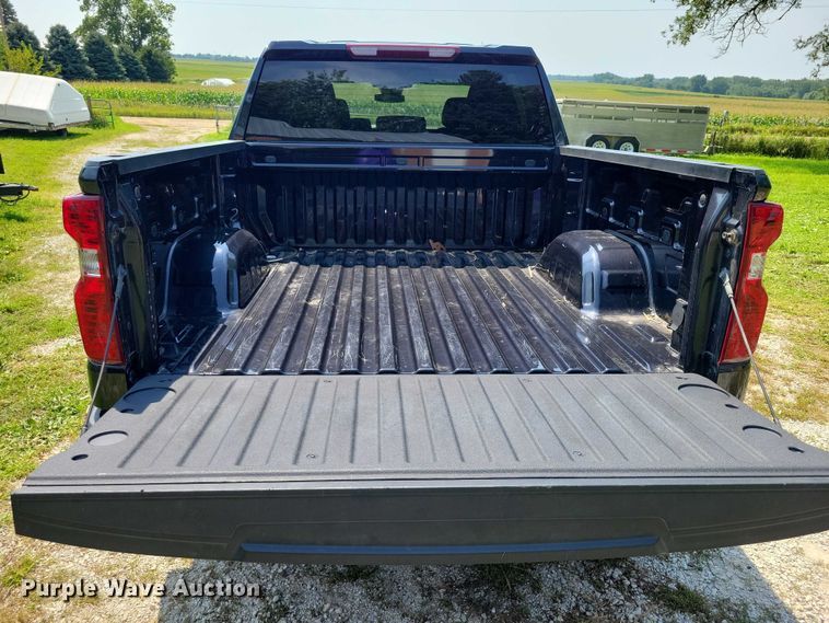 image for item DX7249 2023 Chevrolet 1500 Silverado Custom Crew Cab pickup truck