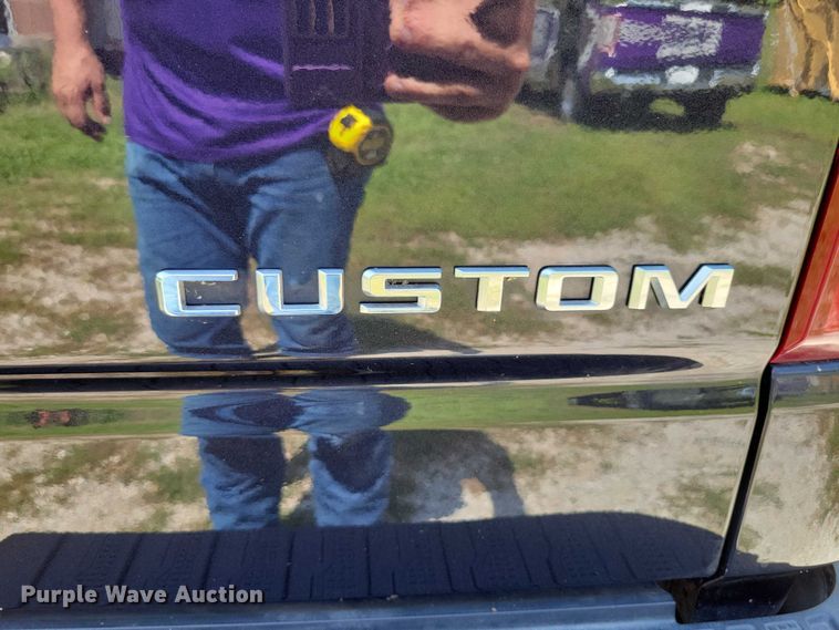 image for item DX7249 2023 Chevrolet 1500 Silverado Custom Crew Cab pickup truck