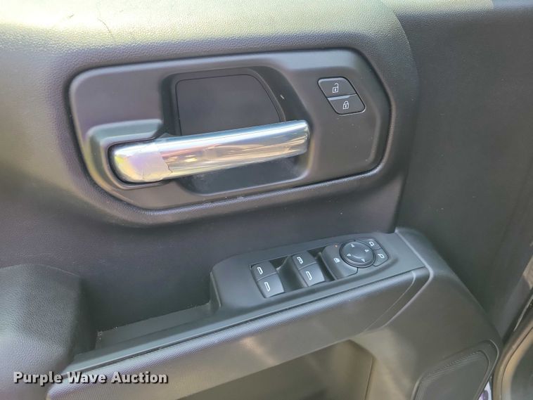 image for item DX7249 2023 Chevrolet 1500 Silverado Custom Crew Cab pickup truck