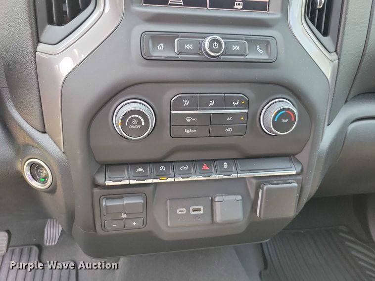 image for item DX7249 2023 Chevrolet 1500 Silverado Custom Crew Cab pickup truck