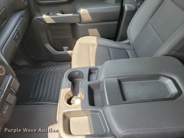 image for item DX7249 2023 Chevrolet 1500 Silverado Custom Crew Cab pickup truck