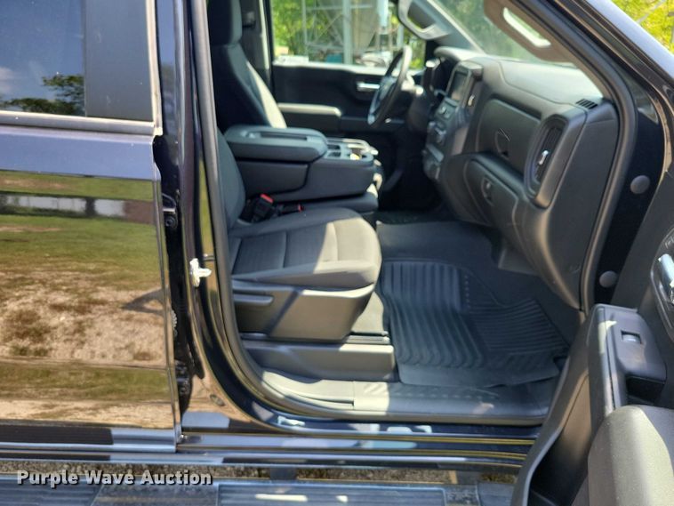 image for item DX7249 2023 Chevrolet 1500 Silverado Custom Crew Cab pickup truck