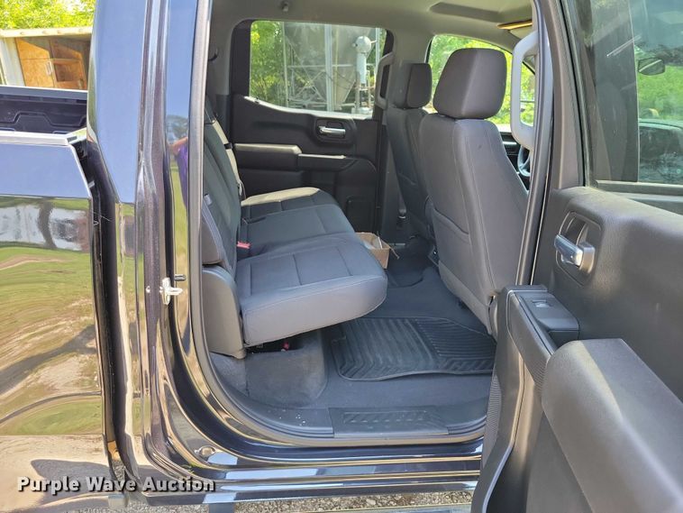 image for item DX7249 2023 Chevrolet 1500 Silverado Custom Crew Cab pickup truck