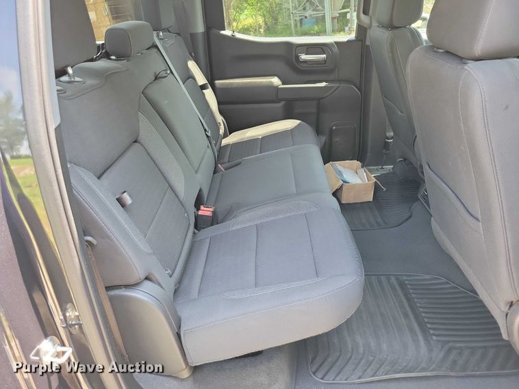 image for item DX7249 2023 Chevrolet 1500 Silverado Custom Crew Cab pickup truck