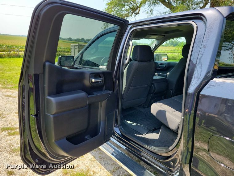 image for item DX7249 2023 Chevrolet 1500 Silverado Custom Crew Cab pickup truck