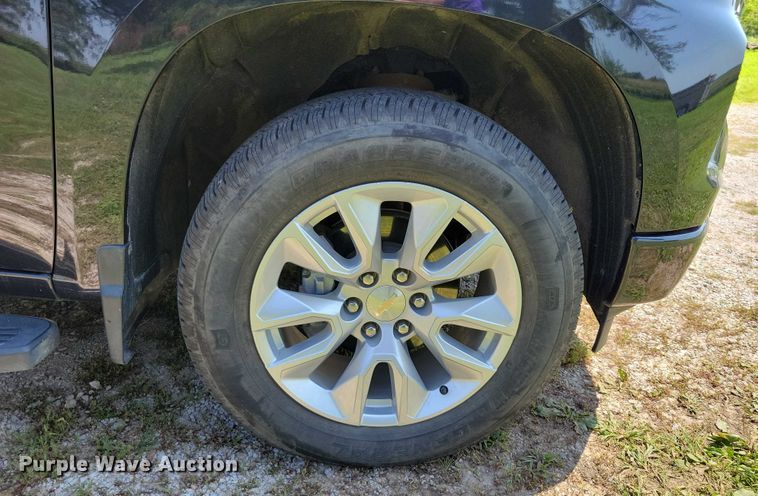 image for item DX7249 2023 Chevrolet 1500 Silverado Custom Crew Cab pickup truck