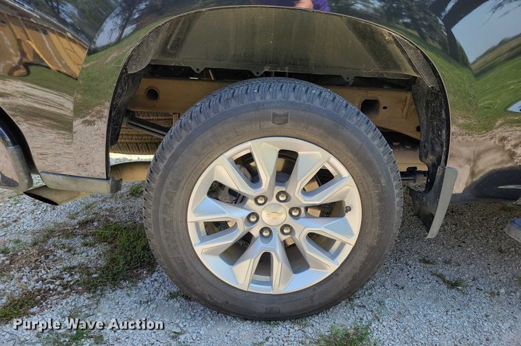 image for item DX7249 2023 Chevrolet 1500 Silverado Custom Crew Cab pickup truck