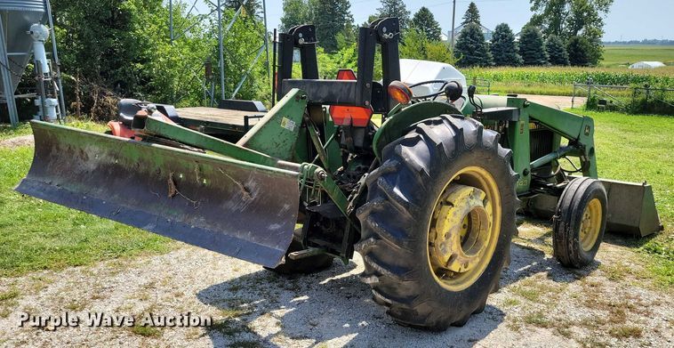 image for item DX7250 1980 John Deere 2040 tractor