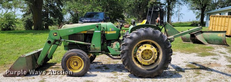 image for item DX7250 1980 John Deere 2040 tractor