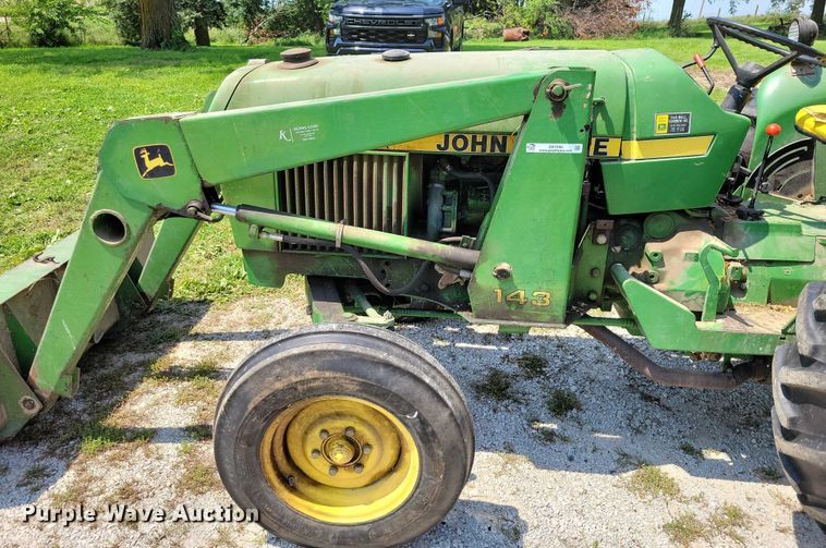 image for item DX7250 1980 John Deere 2040 tractor