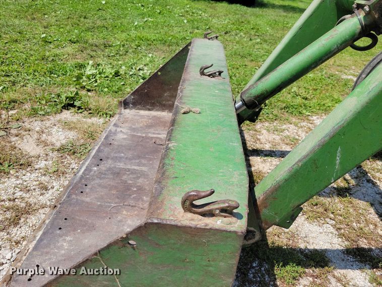 image for item DX7250 1980 John Deere 2040 tractor