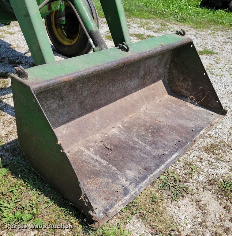 image for item DX7250 1980 John Deere 2040 tractor