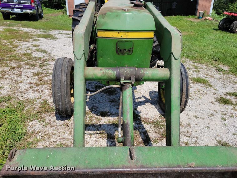 image for item DX7250 1980 John Deere 2040 tractor