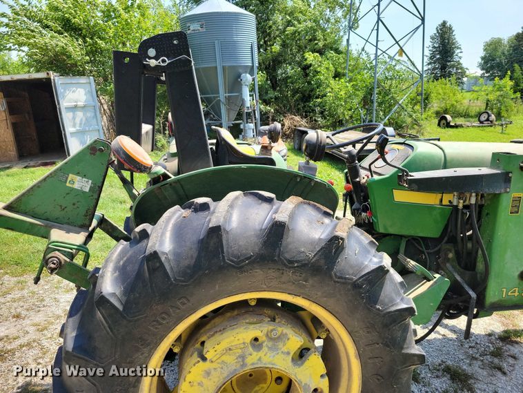 image for item DX7250 1980 John Deere 2040 tractor