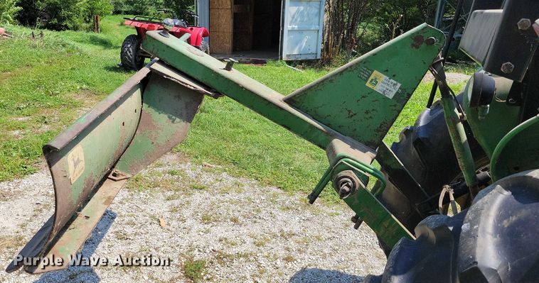 image for item DX7250 1980 John Deere 2040 tractor