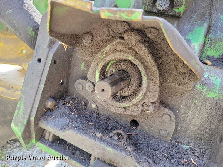 image for item DX7250 1980 John Deere 2040 tractor