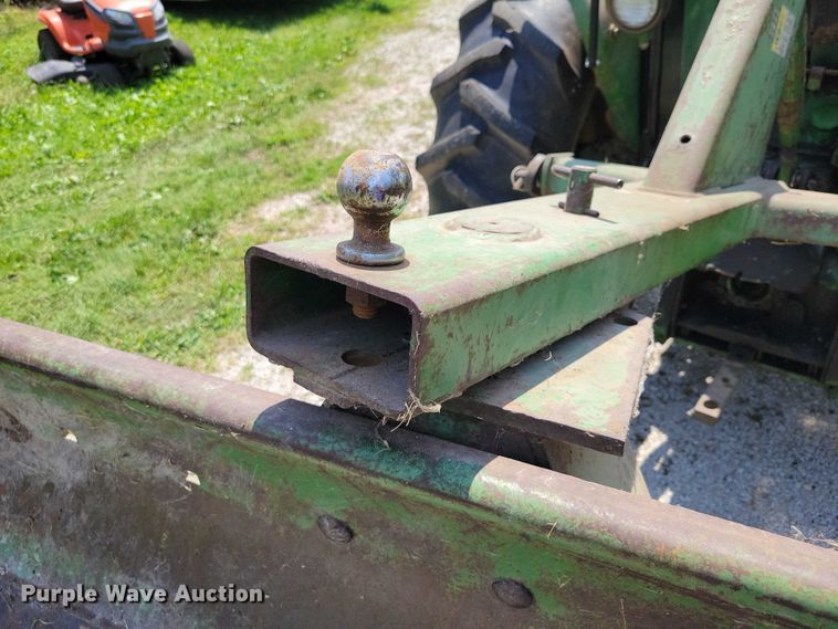 image for item DX7250 1980 John Deere 2040 tractor