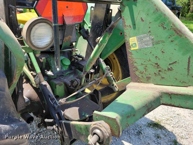 image for item DX7250 1980 John Deere 2040 tractor