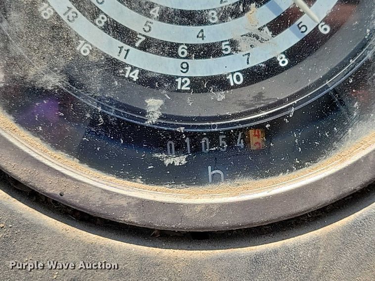 image for item DX7250 1980 John Deere 2040 tractor