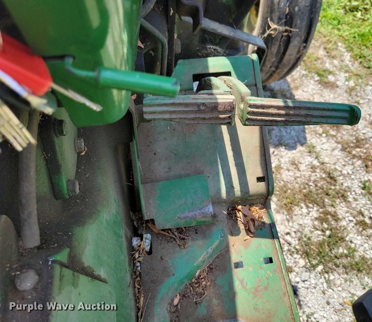 image for item DX7250 1980 John Deere 2040 tractor