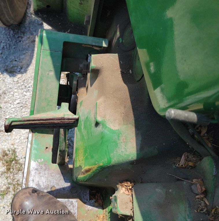 image for item DX7250 1980 John Deere 2040 tractor