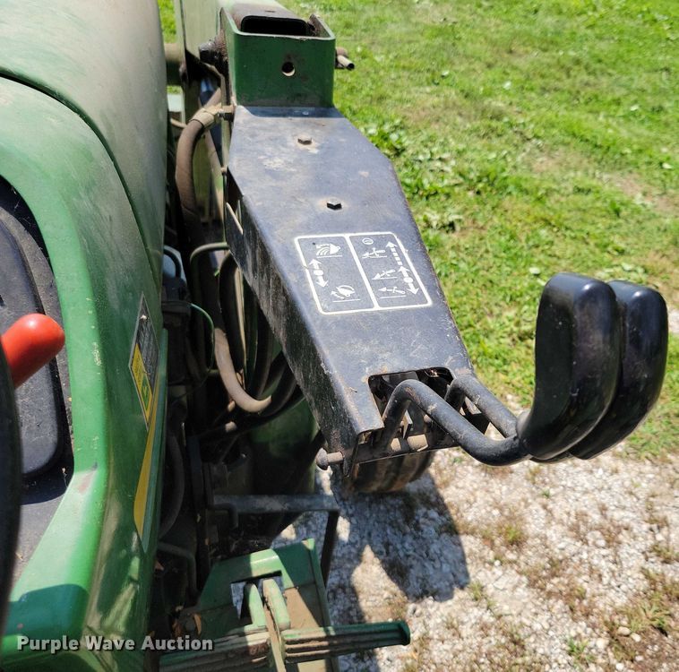 image for item DX7250 1980 John Deere 2040 tractor