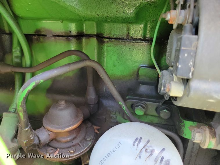 image for item DX7250 1980 John Deere 2040 tractor