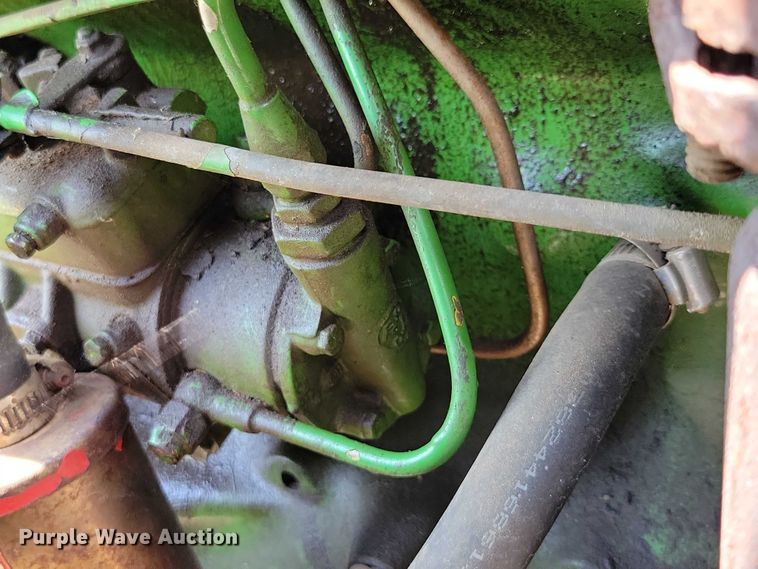 image for item DX7250 1980 John Deere 2040 tractor