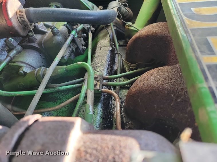 image for item DX7250 1980 John Deere 2040 tractor