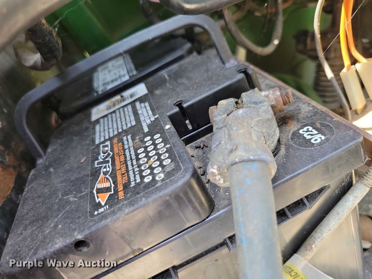 image for item DX7250 1980 John Deere 2040 tractor