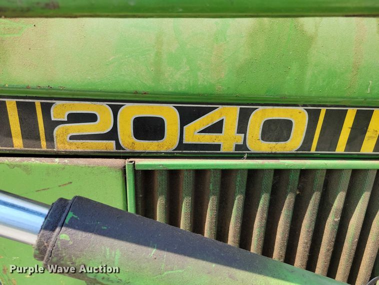 image for item DX7250 1980 John Deere 2040 tractor