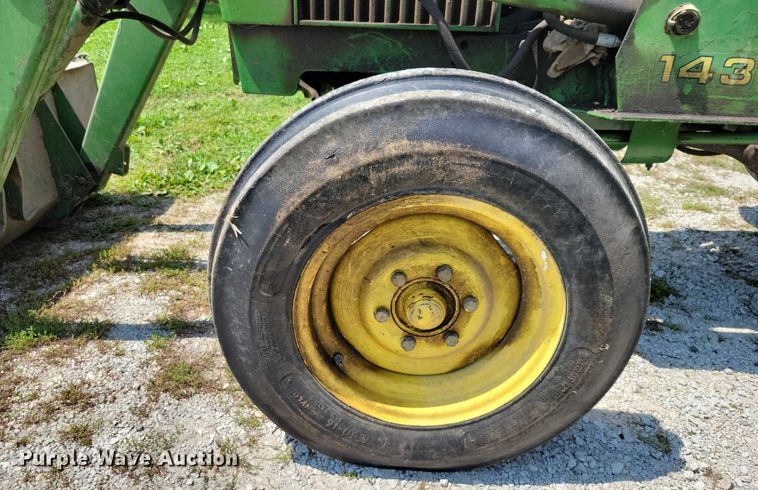 image for item DX7250 1980 John Deere 2040 tractor