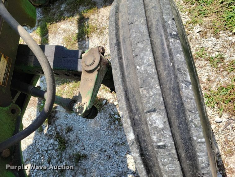 image for item DX7250 1980 John Deere 2040 tractor