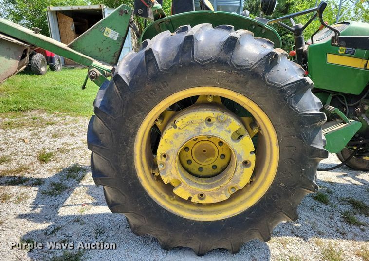 image for item DX7250 1980 John Deere 2040 tractor