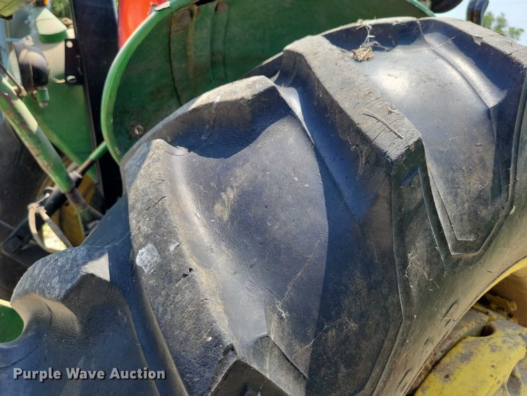 image for item DX7250 1980 John Deere 2040 tractor