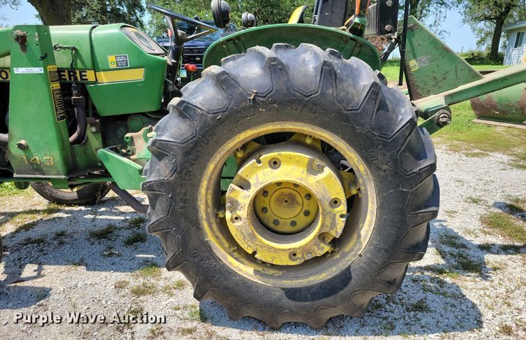 image for item DX7250 1980 John Deere 2040 tractor