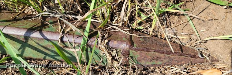 image for item DX7250 1980 John Deere 2040 tractor