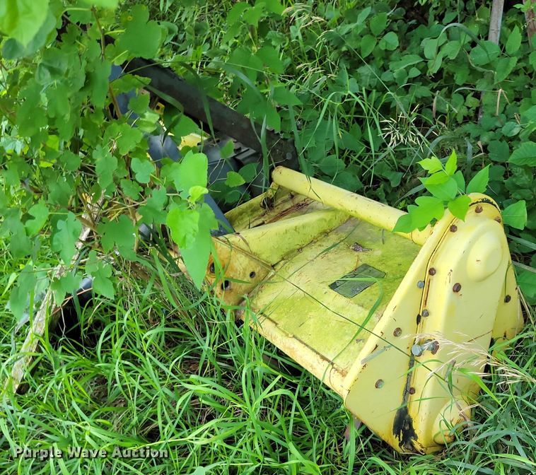 image for item DX7250 1980 John Deere 2040 tractor