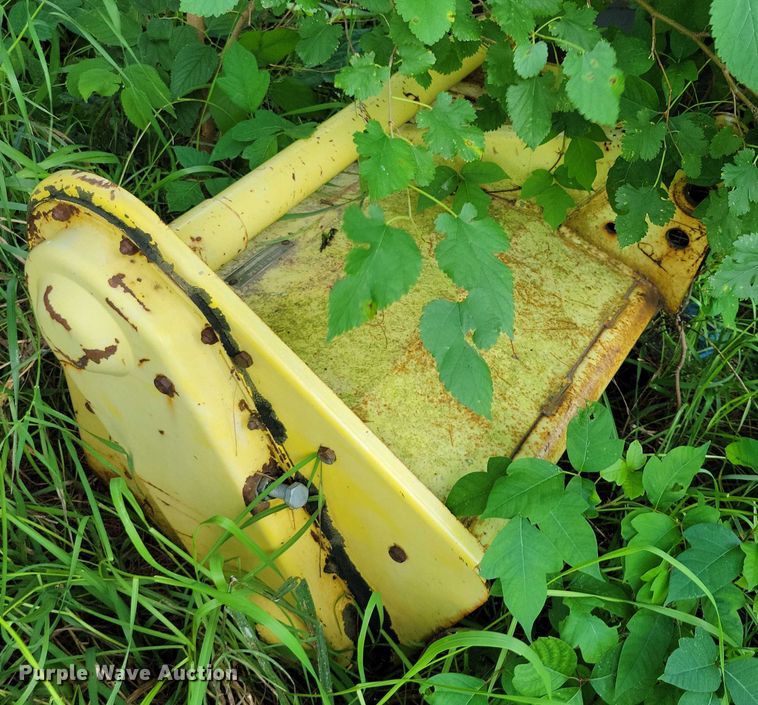 image for item DX7250 1980 John Deere 2040 tractor