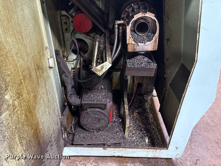 image for item DY0909 Victor Taichung V Turn-26 lathe