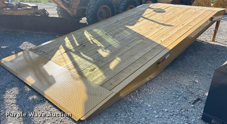 image for item DY0930 Portable loading dock