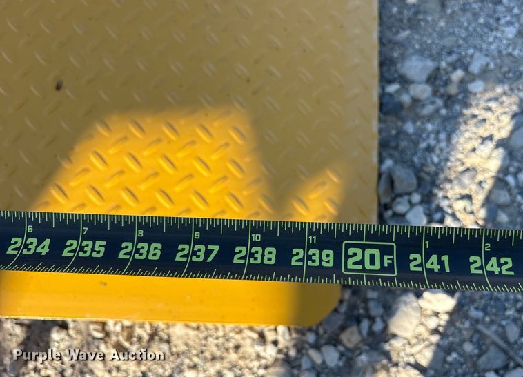 image for item DY0930 Portable loading dock