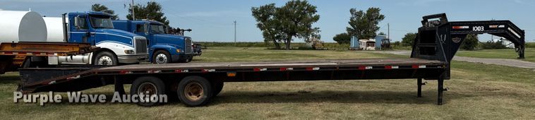 image for item DZ8821 2012 Lamar Trailers GN20K equipment trailer