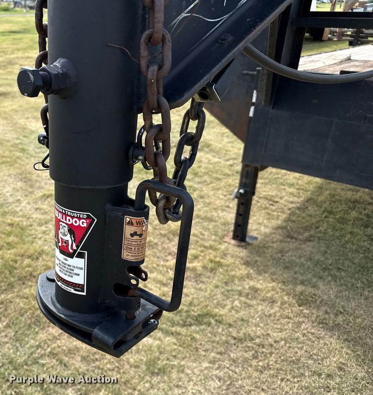 image for item DZ8821 2012 Lamar Trailers GN20K equipment trailer